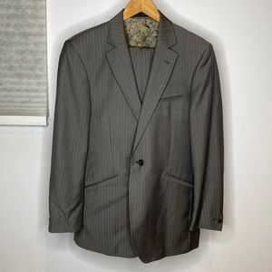 Ted Baker gray suit 38s 32s single breasted 100% wool
